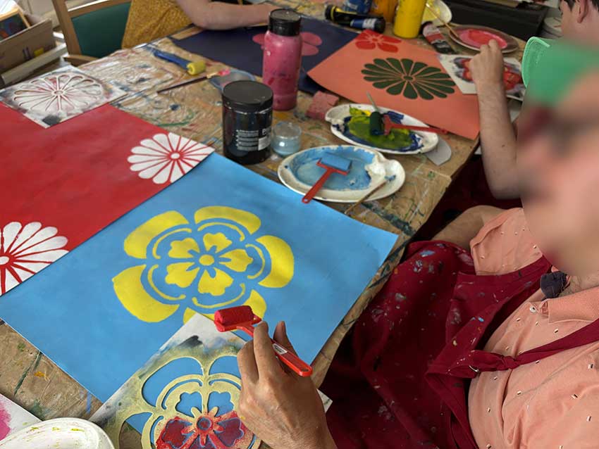 Atelier art-thérapie à la Résidence de la Lande Betton