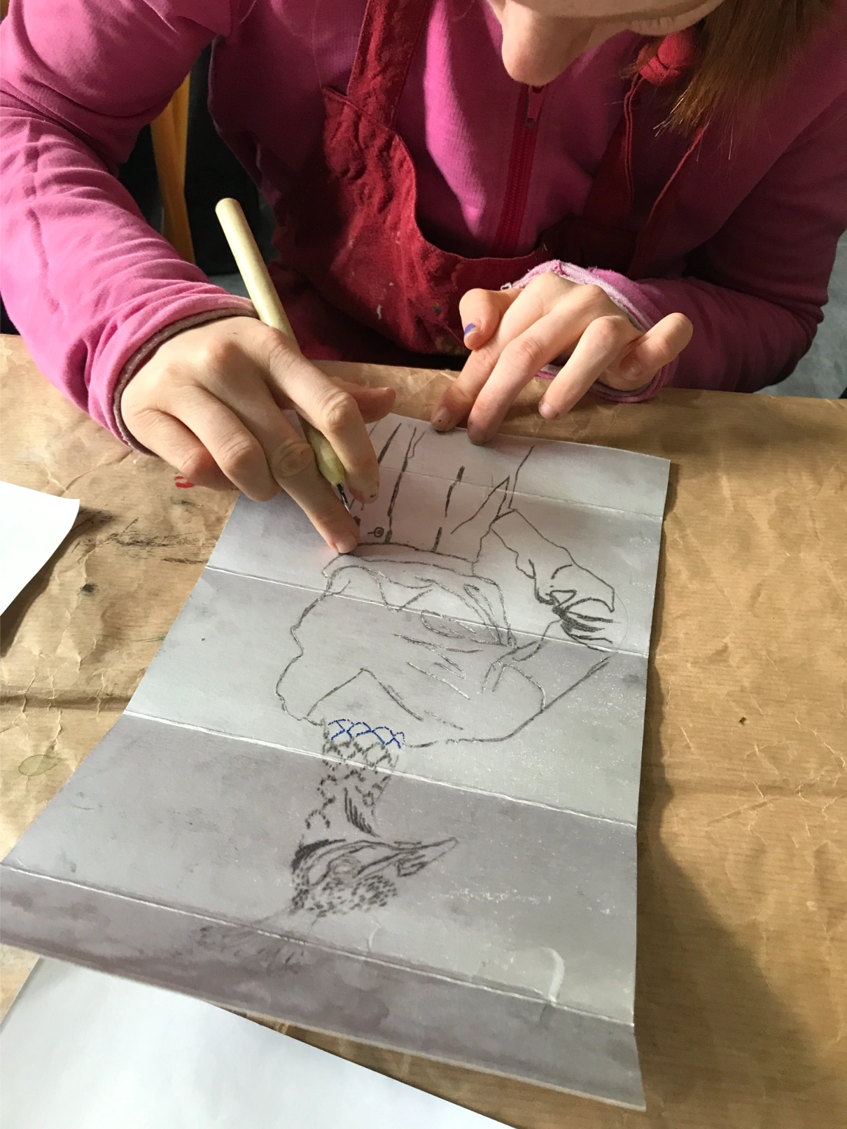 Ateliers-artistiques-dans-une-association-bretagne-gravure-Tétra pack-1