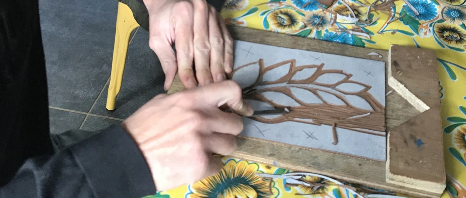 Ateliers artistiques dans l’association Dans les pas du hérisson